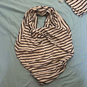 Nursing/pumping scarf